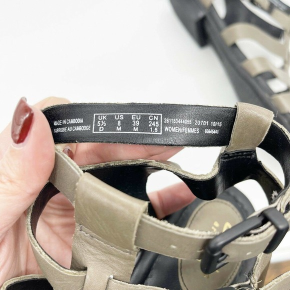 Clarks Viveca Myth Gladiator Sandals Sz 8 Gray Leather Strappy Buckle Low Heel - Picture 6 of 6